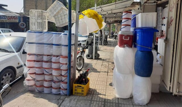 عکس تزئینی است انتقاد عضو شورای شهر شیراز از اشغال معابر توسط کسبه