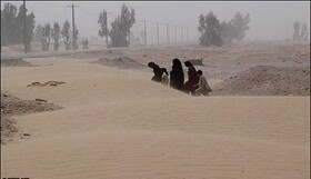 ۹۳۹۴ مترمکعب شن روان از سطح معابر و منازل روستایی زهک برداشت شده است