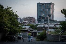 خانه‌های قدیمی و برج‌های مدرن ایروان، هم‌زیستی تاریخی و معماری نوین را در پایتخت ارمنستان به نمایش می‌گذارند.