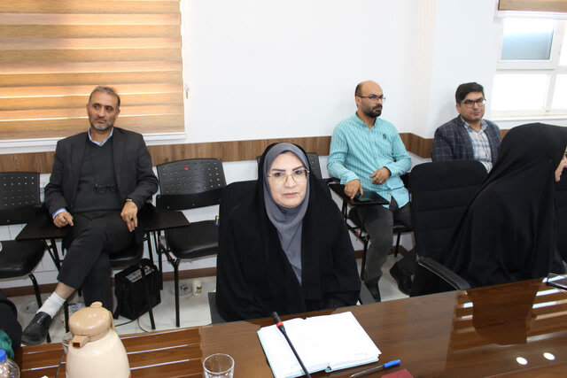 نویسندگان و هنرمندان در جریان سازی فرهنگ ایثار و شهادت نقش برجسته‌ای دارند