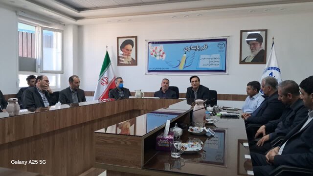 نویسندگان و هنرمندان در جریان سازی فرهنگ ایثار و شهادت نقش برجسته‌ای دارند