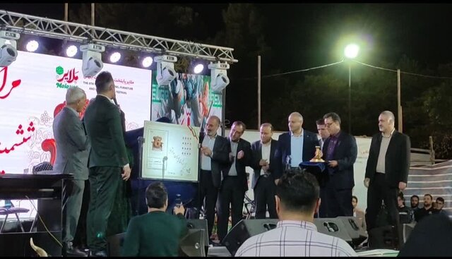 رونمایی از تمبر اختصاصی ششمین جشنواره ملی مبل و منبت ملایر