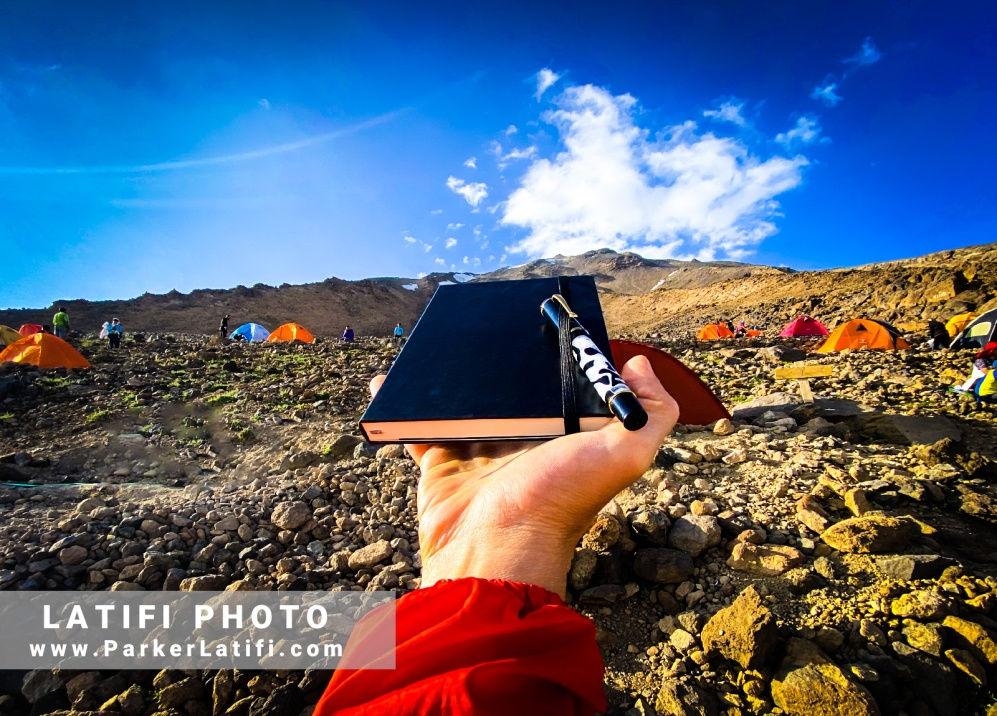 صعود خودنویس دماوند به بام ایران