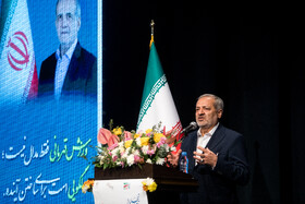 علیرضا کاظمی، وزیر آموزش و پرورش در آیین تجلیل از مدال‌ آوران ورزشی دانش آموزی