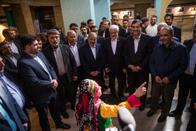 محمدرضا عارف، معاون اول رئیس جمهور،  احمد دنیامالی، وزیر ورزش و علیرضا کاظمی، وزیر آموزش و پرورش در آیین تجلیل از مدال آوران ورزشی دانش آموزی