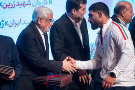 محمدرضا عارف، معاون اول رئیس جمهور،  احمد دنیامالی، وزیر ورزش در آیین تجلیل از مدال آوران ورزشی دانش آموزی