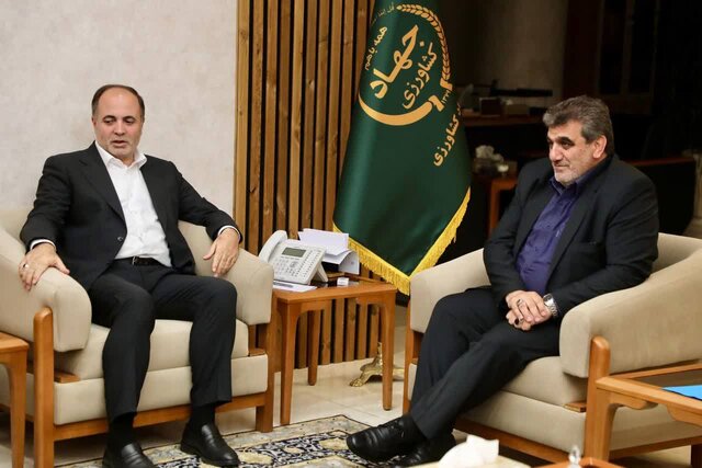 فرمول قیمت‌گذاری مرغ بازنگری می‌شود/ تسریع در خرید گوشت عشایر سمنان از طریق تهاتر