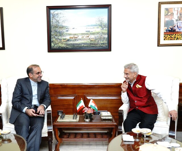 دیدار خداحافظی وزیر خارجه هند با سفیر ایران دیدار خداحافظی وزیر خارجه هند با سفیر ایران