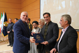 تجلیل از رزمندگان در محفل انس و مودت رزمندگان دفاع مقدس و مقاومت اردبیل