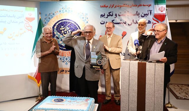 در شبی با طعم مدیریت هزینهها و حماسهسرایی «شیرخدا»