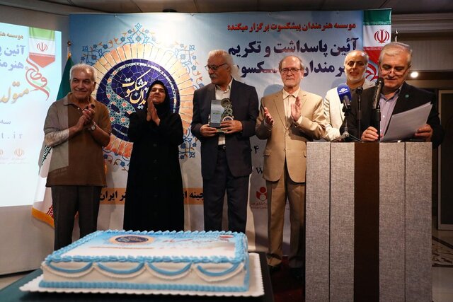 در شبی با طعم مدیریت هزینهها و حماسهسرایی «شیرخدا»