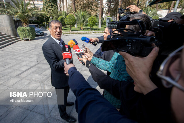 قول پزشکیان به خبرنگاران/تذکر به مجلس درباره استیضاع وزرا