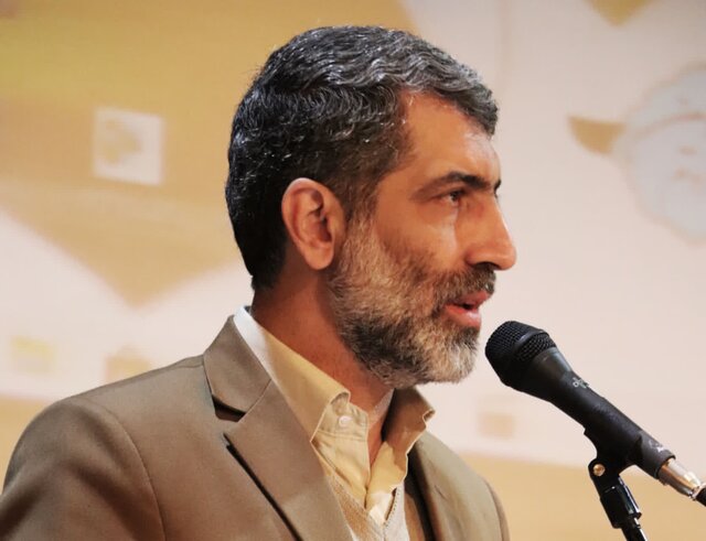 خانواده‌ها بر فعالیت مجازی فرزندان نظارت کنند