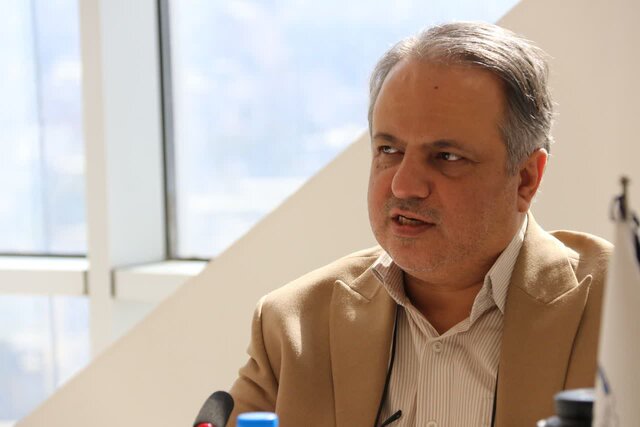 از توسعه فعالیتهای آموزشی در کرمانشاه حمایت میکنیم از توسعه فعالیتهای آموزشی در کرمانشاه حمایت میکنیم