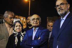 رونمایی از سردیس لبخندهای بی‌پایان با حضور هوشنگ مرادی کرمانی، مصطفی رحماندوست و محسن تویسرکانی شهردار کرمان