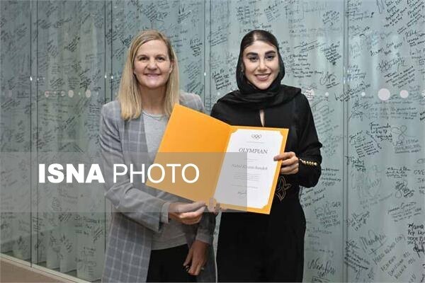 امضای ناهید کیانی روی دیوار المپیک
