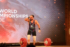 علیرضا نصیری از اوت شدن نجات پیدا کرد/ رکورد وزنه برداری جهان شکست + فیلم