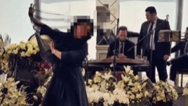 ویدئویی از مراسم ختم که جنجالی شد؛ در ختم‌های لاکچری چه می گذرد؟