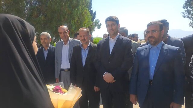 وزیر ارتباطات وارد شیراز شد