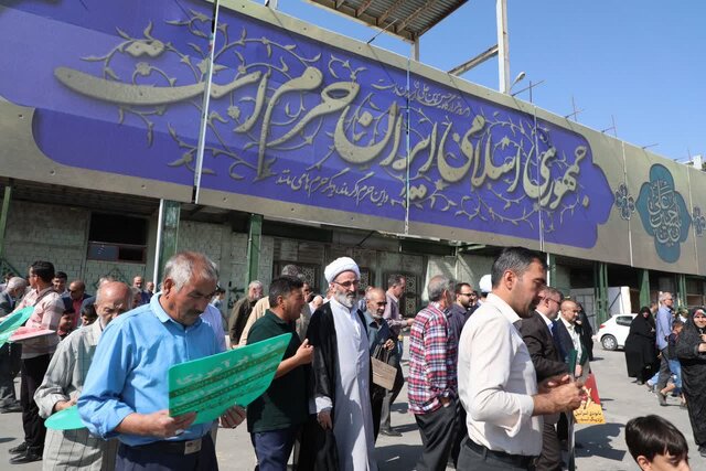 حضور نمازگزاران سمنانی در راهپیمایی «بشارت نصر»