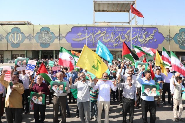 حضور نمازگزاران سمنانی در راهپیمایی «بشارت نصر»