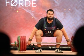 داودی پس از ناکامی در قهرمانی جهان: سرم پایین است، از مردم معذرت می‌خواهم