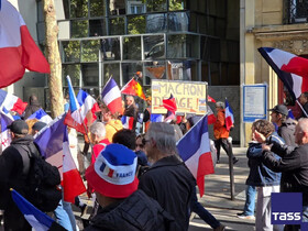 اعتراضات در پاریس؛ «ماکرون استعفا بده!»