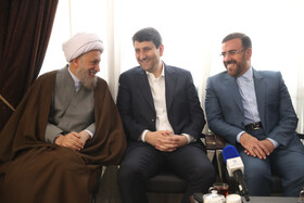 دیدار سید ستار هاشمی، وزیر ارتباطات و فناوری اطلاعات با نماینده ولی‌فقیه در استان فارس و تولیت آستان شاهچراغ