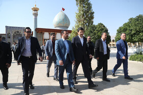 حضور سید ستار هاشمی، وزیر ارتباطات و فناوری اطلاعات در آستان مقدس حضرت احمد بن موسی شاهچراغ (ع)