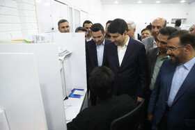 بازدید سید ستار هاشمی، وزیر ارتباطات و فناوری اطلاعات از  مدرسه عشایری استاد بهمن‌ بیگی
