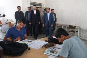بازدید سید ستار هاشمی، وزیر ارتباطات و فناوری اطلاعات از  مدرسه عشایری استاد بهمن‌ بیگی