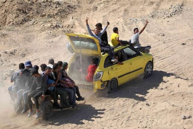 ادامه بازگشت آوارگان غزه به مناطق خود و استقرار نیروهای امنیتی فلسطینی