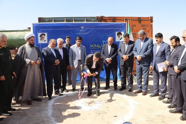 کلنگ‌زنی نیروگاه خورشیدی ۳۵۰ مگاواتی ورامین/ این پروژه تا پیک مصرف برق سال آینده وارد مدار شبکه می‌شود ‌