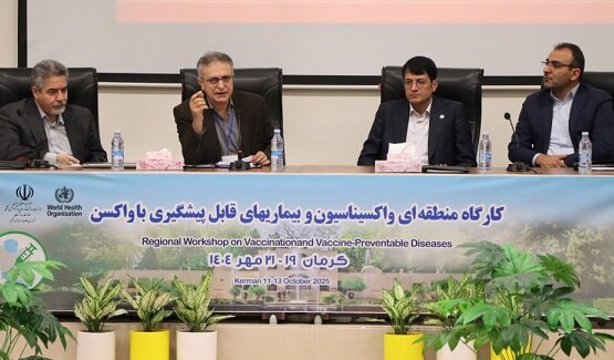 ایران از سلامت کشورهای اطراف حفاظت می‌کند/ ۲۴ سال پاکی از فلج اطفال