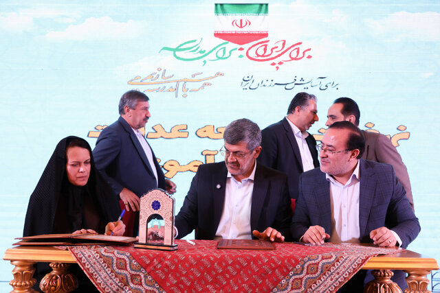 مشارکت خیرین یزدی برای ساخت ۱۷۴ کلاس درس دیگر