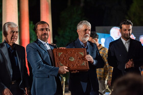 سید عباس صالحی، وزیر ارشاد و حسین علی امیری، استاندار فارس در مراسم بزرگداشت روز حافظ - شیراز 