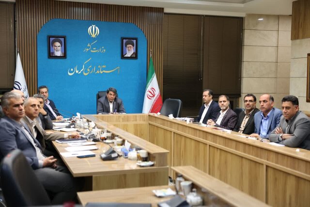 فعال‌سازی ۴۰۰۰ مگاوات ظرفیت نیروگاه خورشیدی استان کرمان در دستور کار