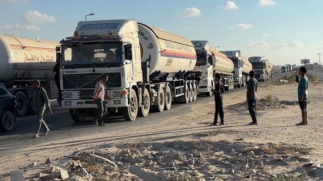 ورود کامیون‌های حامل گاز و سوخت به غزه پس از ۱۰ ماه