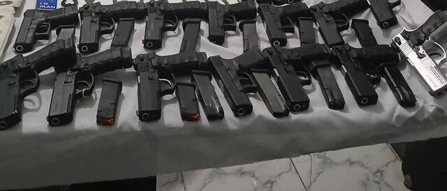 عکس تزیینی است کشف یکصد قبضه سلاح شورشی و یکصد تیغه خشاب در گمرک بازرگان