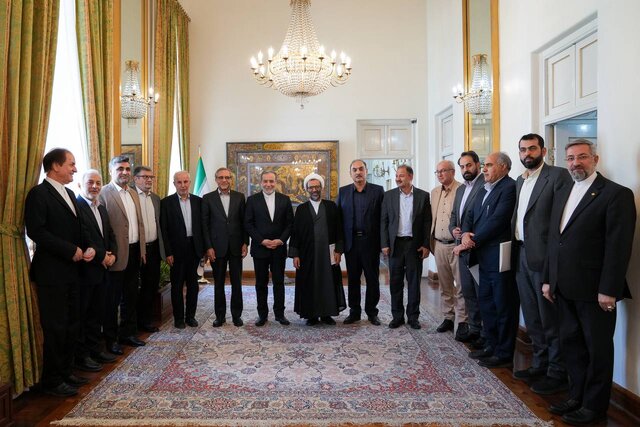 بررسی مهمترین موضوعات و مسائل حوزه ایرانیان خارج از کشور