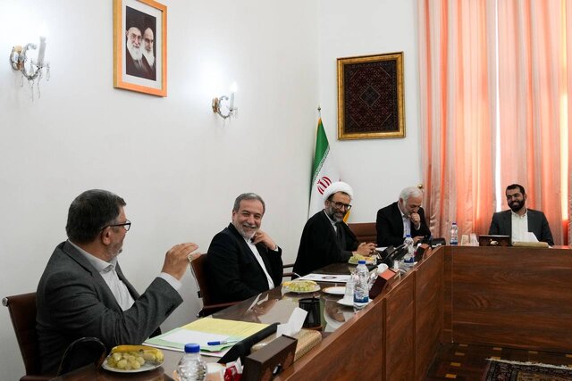 بررسی مهمترین موضوعات و مسائل حوزه ایرانیان خارج از کشور