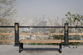 مشهد در محاصره گرد و غبار