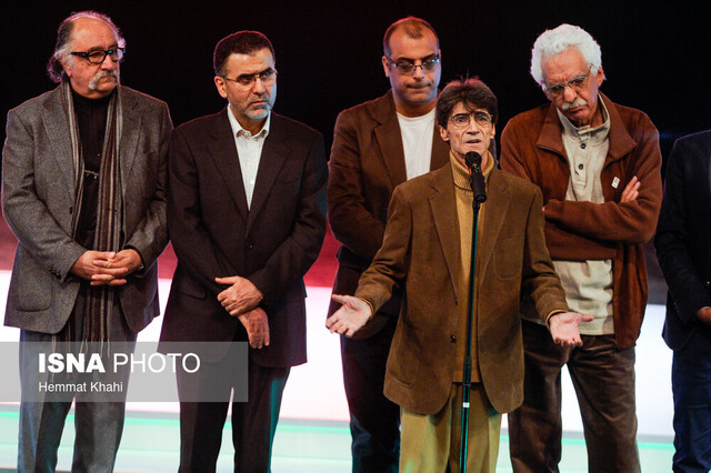 ناصر تقوایی: باقی میمانم !