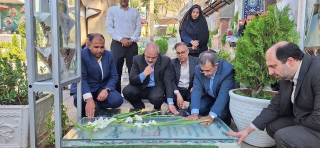 تجدید میثاق رئیس جهاددانشگاهی کشور و هیئت همراه با آرمان‌های شهید حاج قاسم سلیمانی