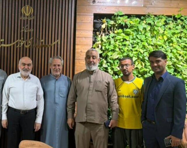 دیدار جمعی از فعالان اجتماعی کوی علوی اهواز با استاندار خوزستان دستور استاندار خوزستان برای جلوگیری از تصرف غیرقانونی زمینهای ورزشی کوی علوی اهواز