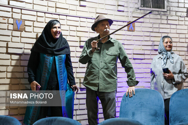 علی نصیریان، خاطرات جوانی خود را در   سنگلج زنده کرد+فیلم