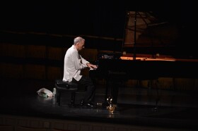 فریدون ناصحی در تالار وحدت می‌نوازد