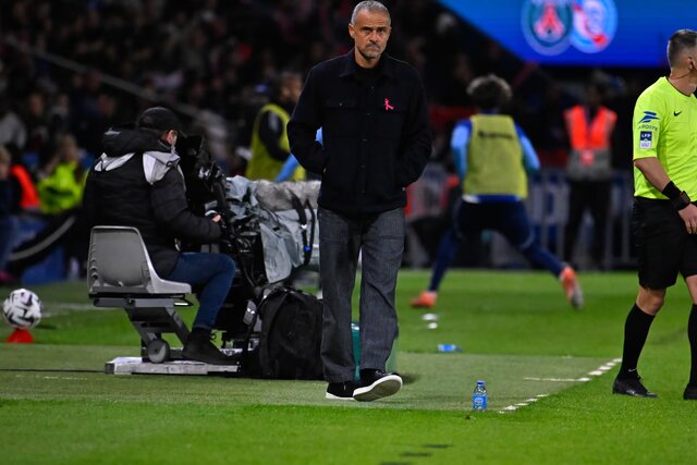 واکنش انریکه بعد از توقف شاگردانش برابر شگفتیساز لیگ فرانسه واکنش انریکه بعد از توقف شاگردانش برابر شگفتیساز لیگ فرانسه