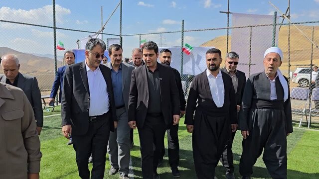 بهره‌برداری از ۴ زمین چمن مصنوعی روستایی در شهرستان سقز