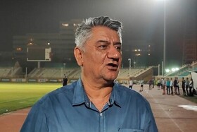 با داور دیدار فولاد و ذوب‌آهن برخورد می‌شود